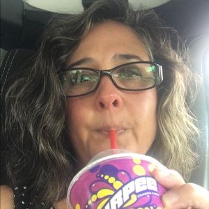 Meet your Posher, Raissa